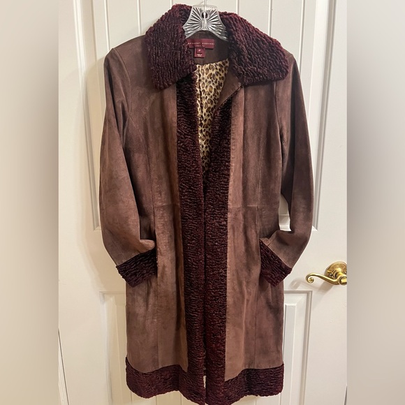 Margaret Godfrey Jackets & Blazers - Margaret Godfrey Brown Suede Long Coat faux fur collar/trim gorgeous sz petite 6